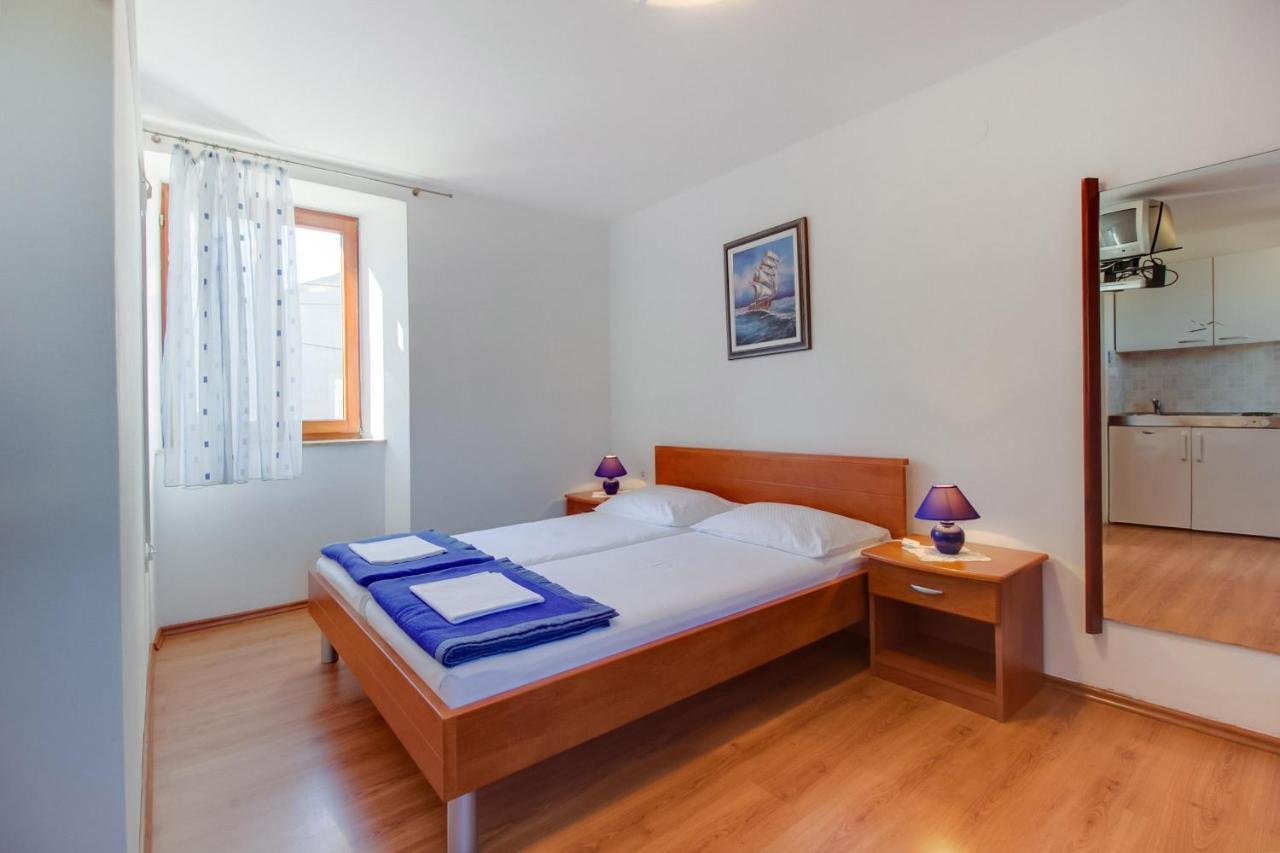 Apartments Rosa Mali Losinj Ngoại thất bức ảnh