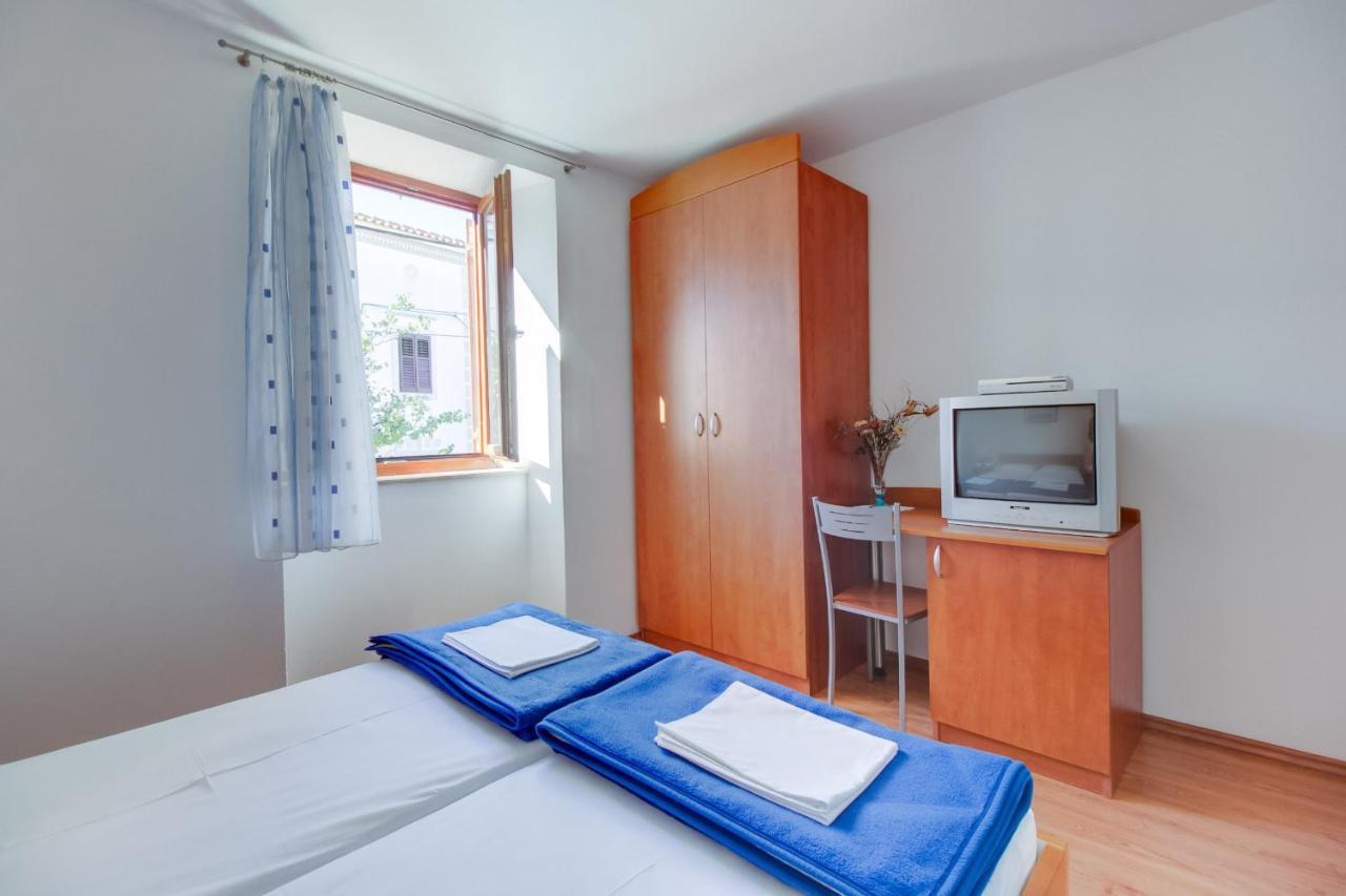 Apartments Rosa Mali Losinj Ngoại thất bức ảnh