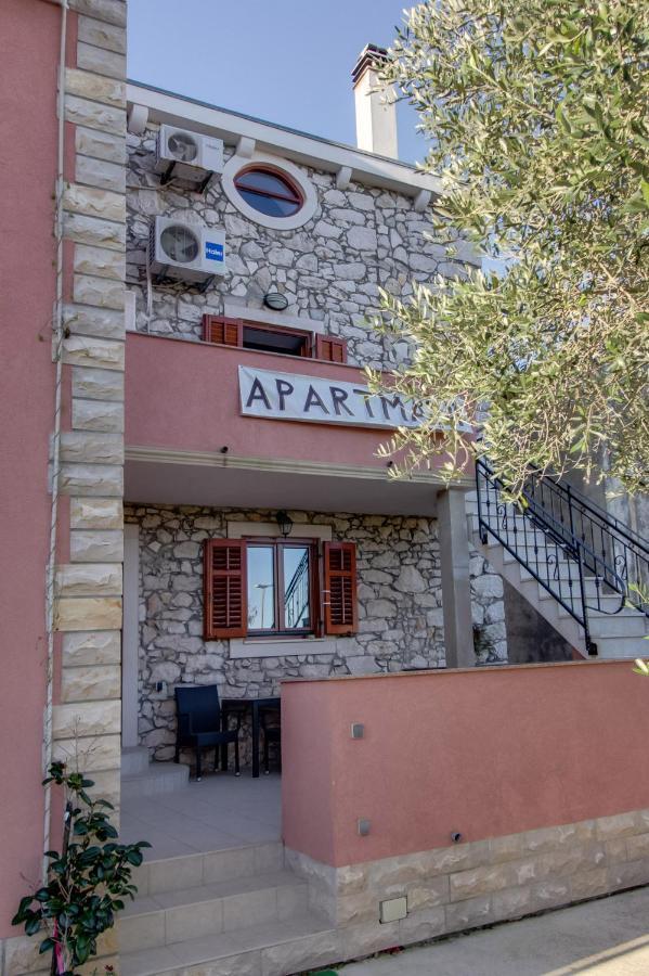 Apartments Rosa Mali Losinj Ngoại thất bức ảnh