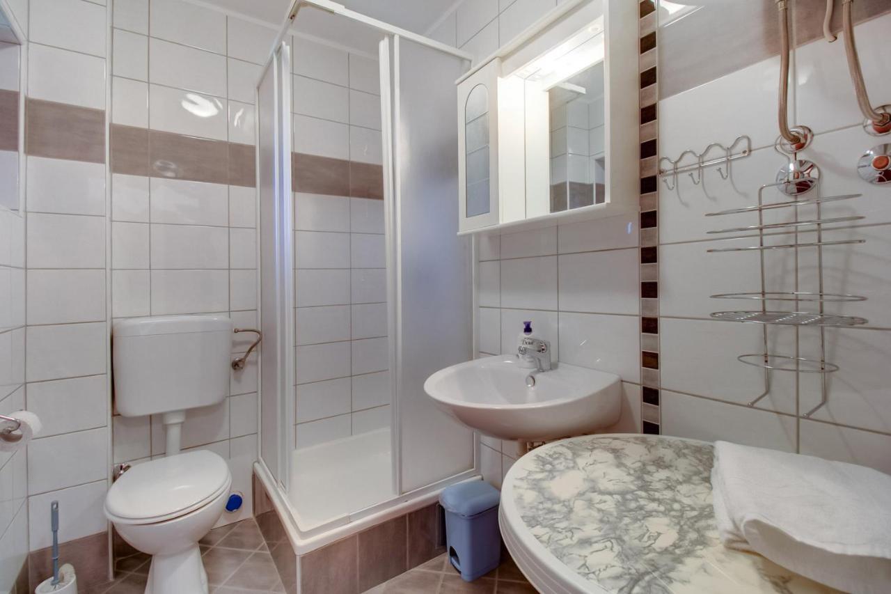 Apartments Rosa Mali Losinj Ngoại thất bức ảnh