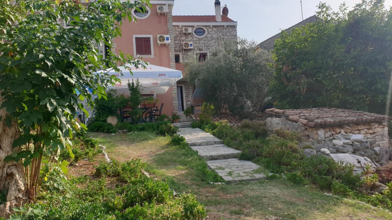 Apartments Rosa Mali Losinj Ngoại thất bức ảnh