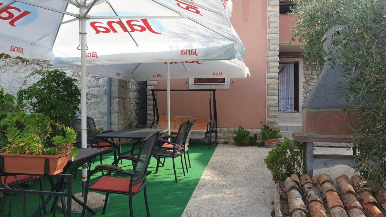 Apartments Rosa Mali Losinj Ngoại thất bức ảnh