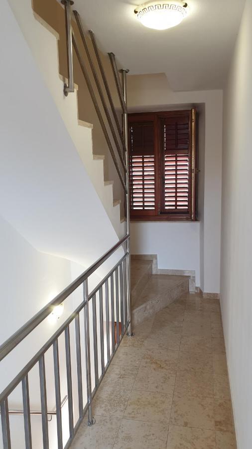 Apartments Rosa Mali Losinj Ngoại thất bức ảnh