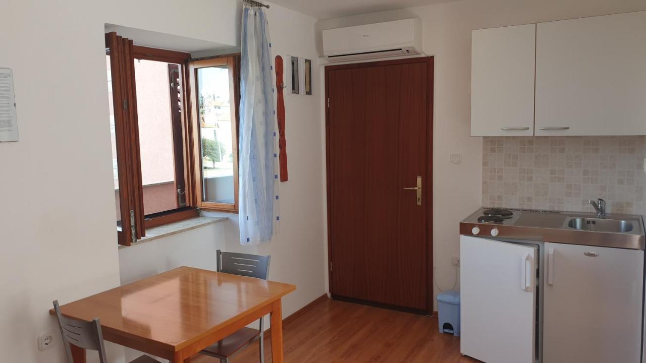 Apartments Rosa Mali Losinj Ngoại thất bức ảnh