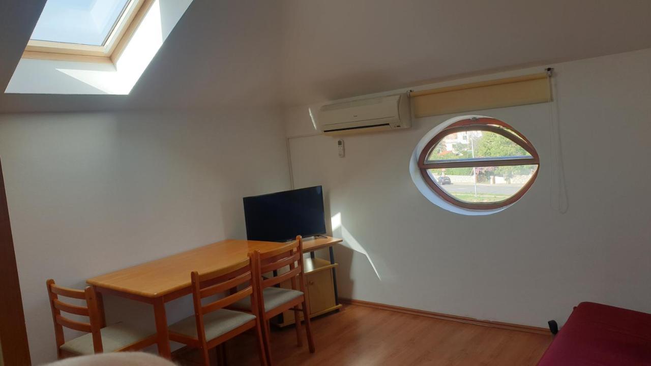 Apartments Rosa Mali Losinj Ngoại thất bức ảnh